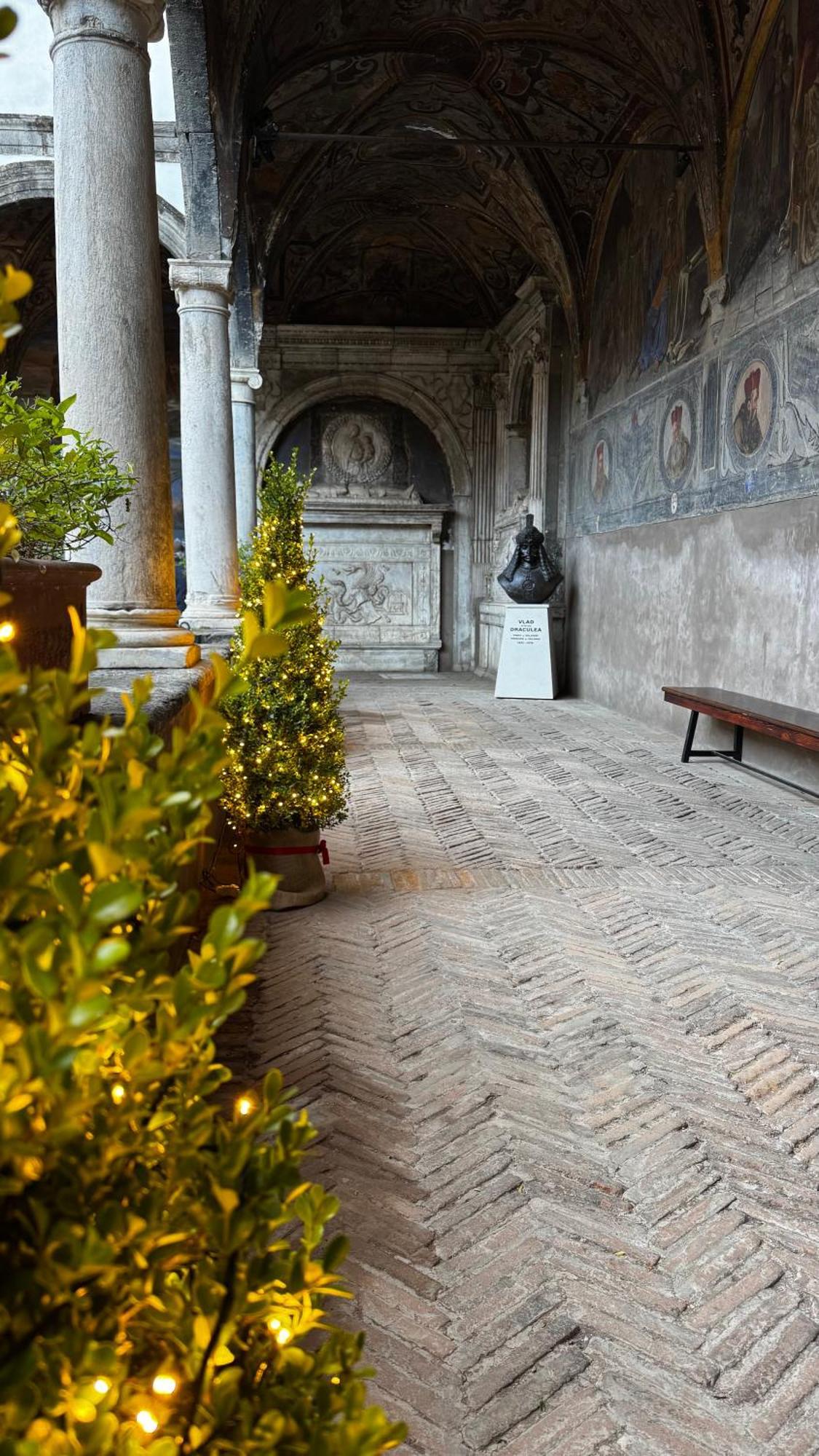 Santa Maria La Nova - 32